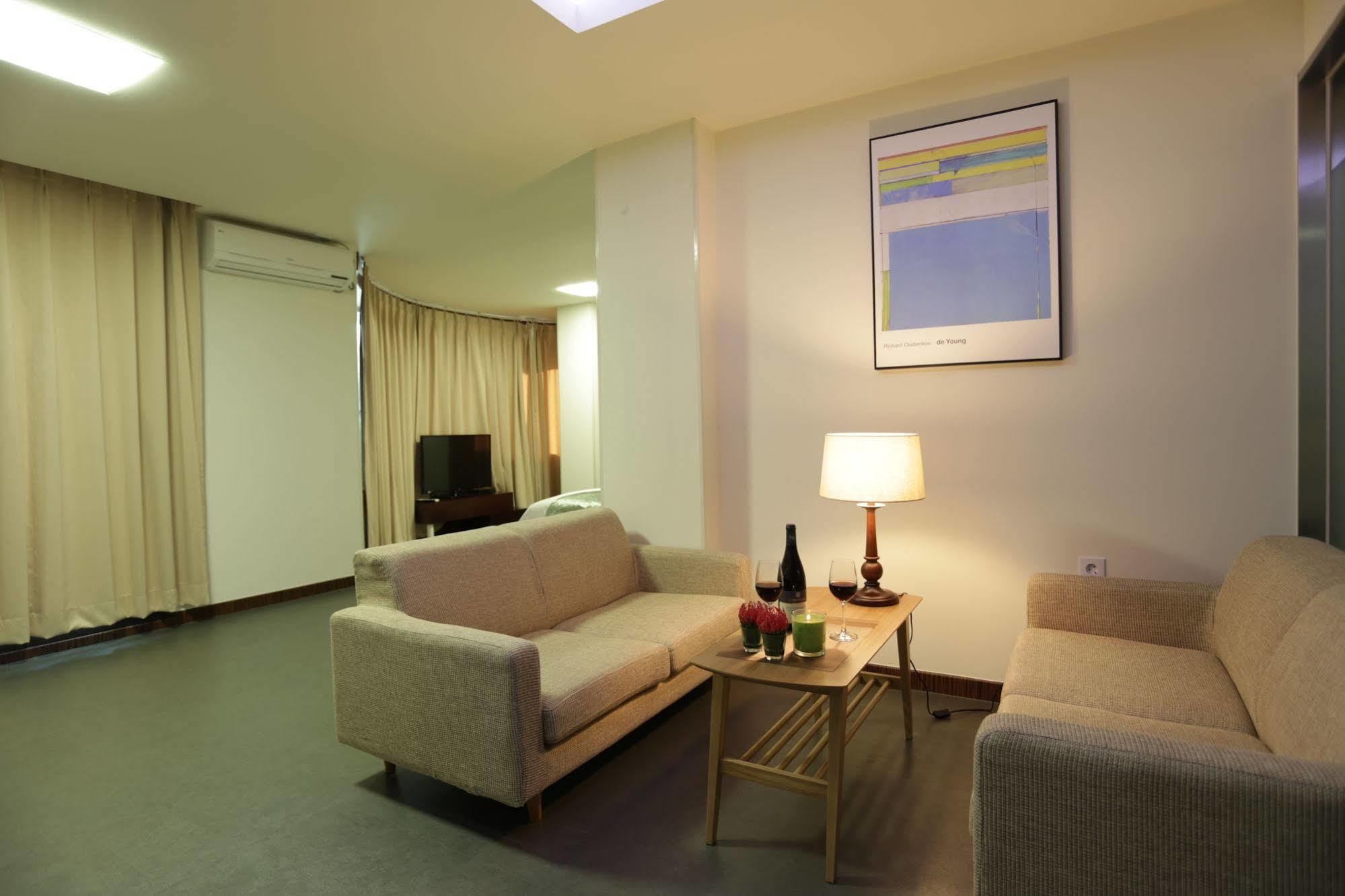 Radiance Tourist Hotel Geoje Eksteriør billede